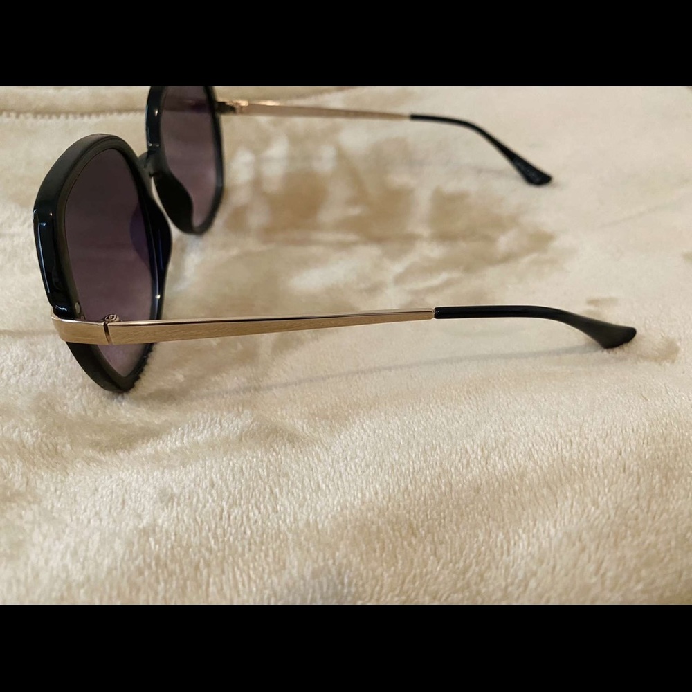 Women’s sunglasses - Picture 3 of 3